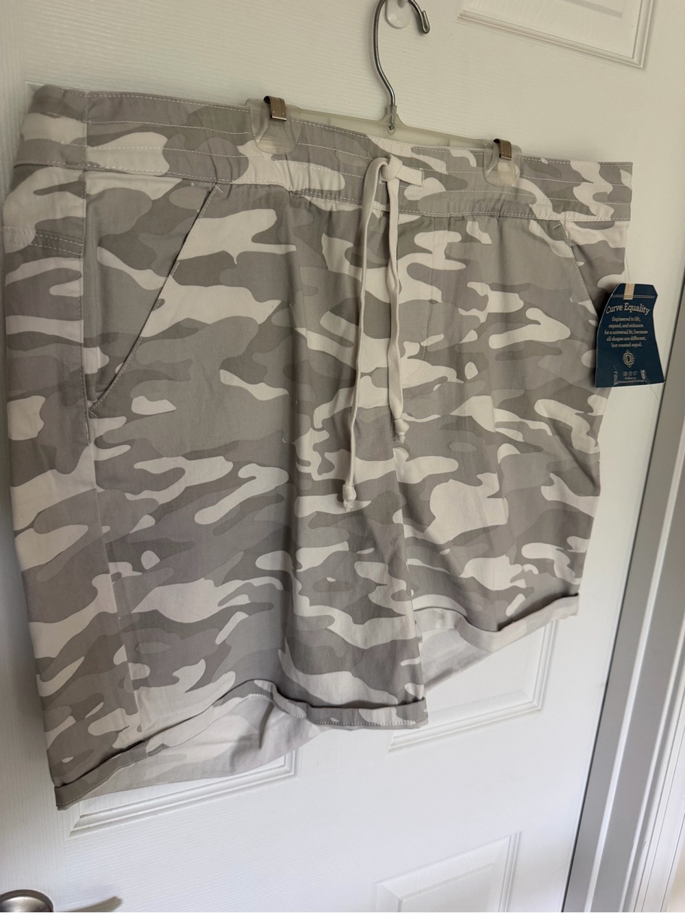 Democracy Women's Gray & White Camo Athletic Shorts